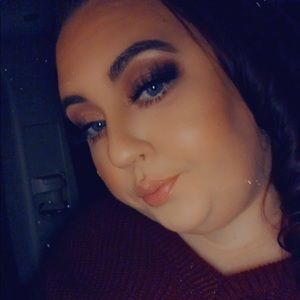 Meet your Posher, Lyndsey